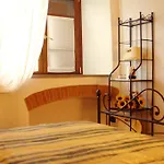 Chiusa Dei Monaci לינה וארוחת בוקר